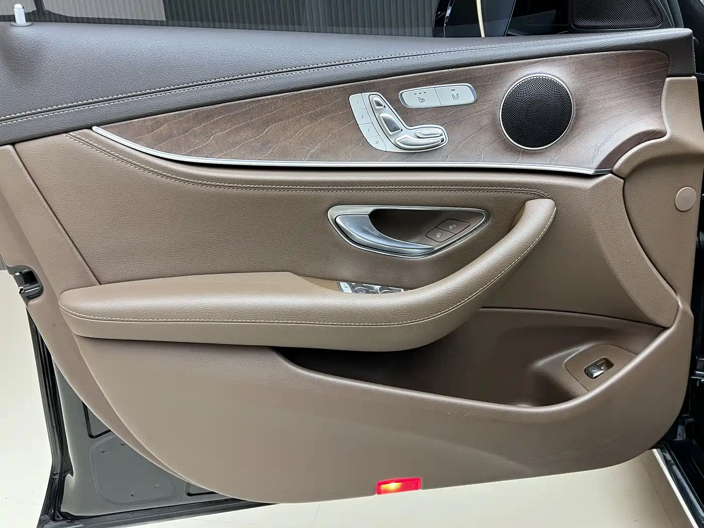 Mercedes-Benz E-Class 2018 Facelift E 300 L Luxury фото 7