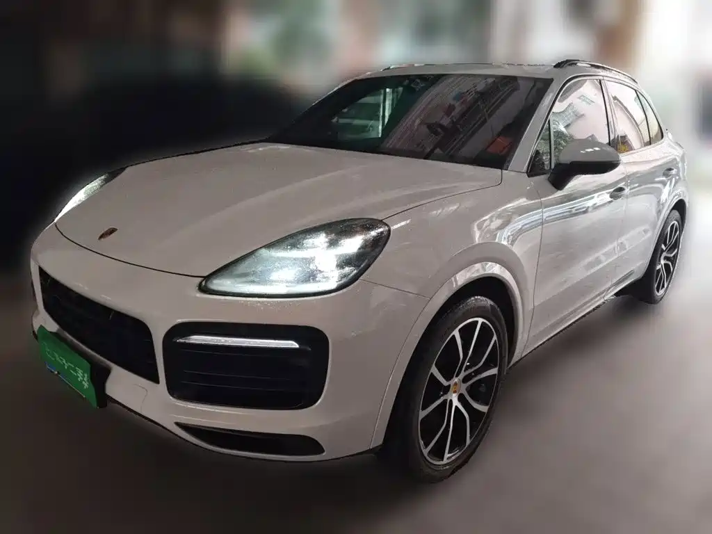 Photo 2 - Porsche Cayenne
