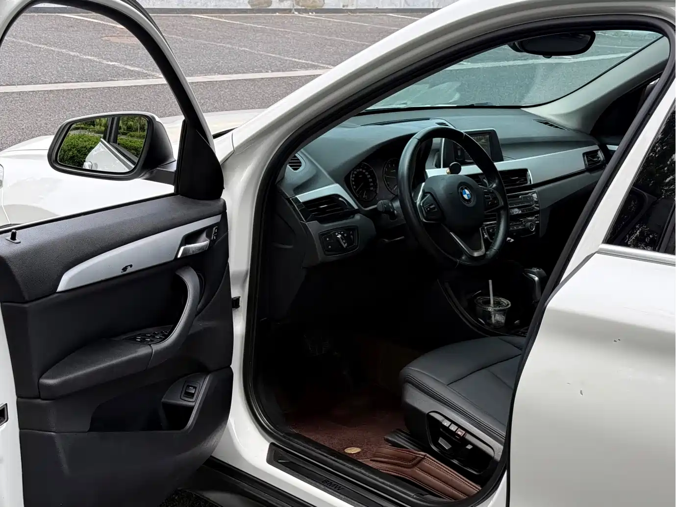 BMW X1 2018 sDrive20Li Leading Model фото 4