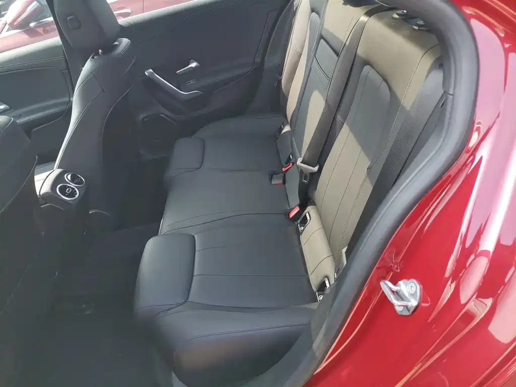 Mercedes-Benz A-Class 2021 A 180 L Sports Sedan фото 13