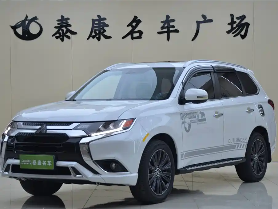 Mitsubishi Outlander 2021 2.4L 4WD Deluxe Edition 7-Seater