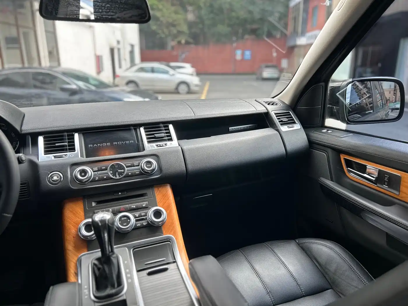 Land Rover Range Rover Sport 2011 3.0 TDV6 Diesel фото 22