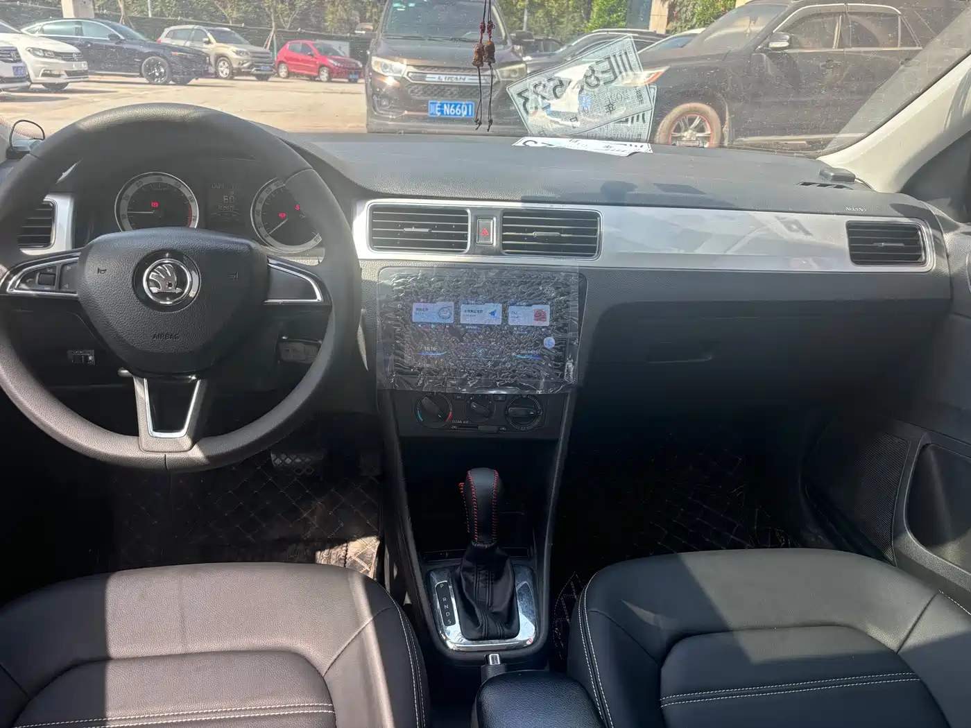 Škoda Rapid 2018 1.6L Automatic Comfort Edition фото 4