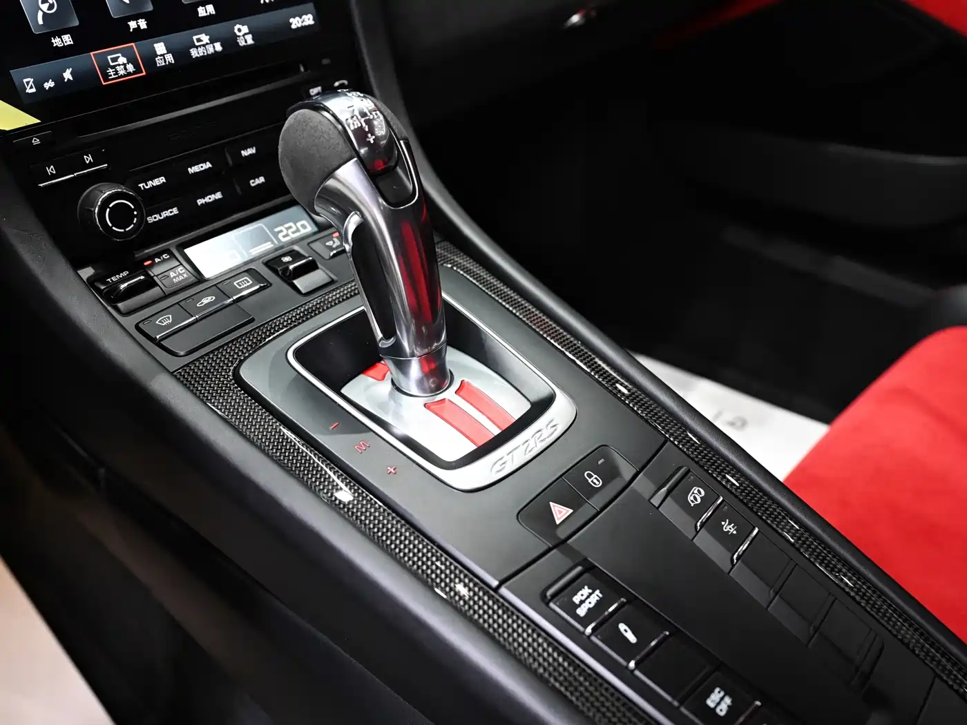 Porsche 911 2018 GT2 RS 3.8T фото 13
