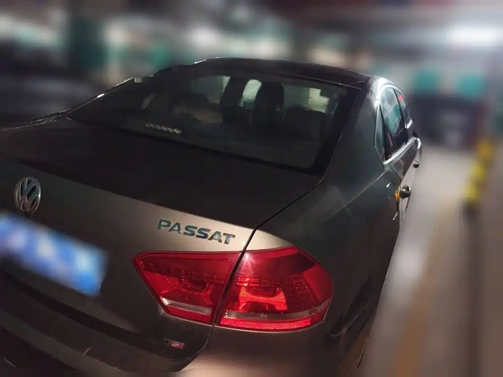Photo 4 - Volkswagen Passat