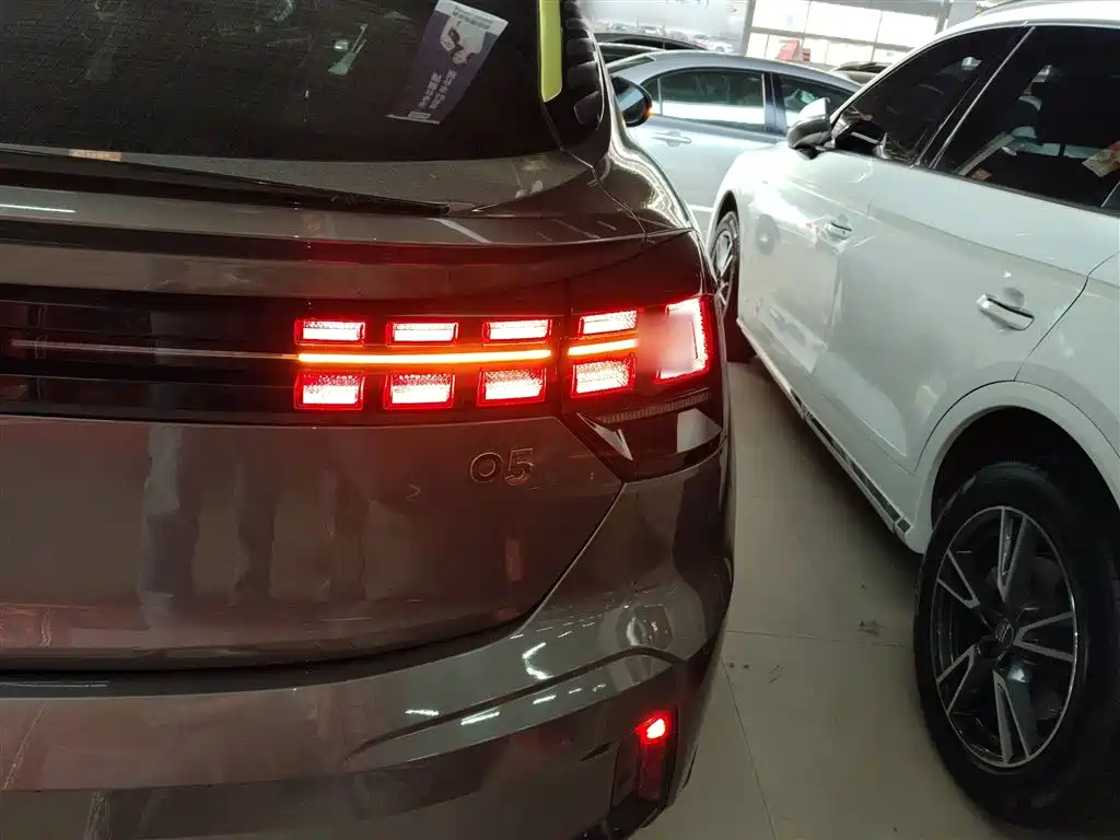 Lynk & Co 05 2022 2.0TD 2WD Shine Plus фото 23