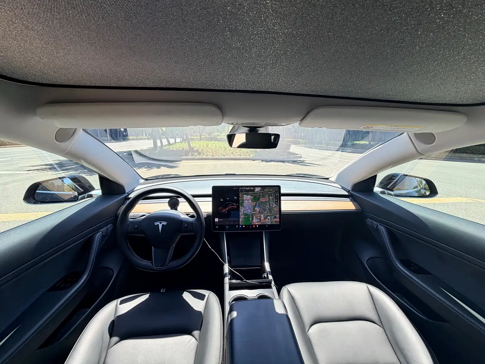 Фото 6 - Tesla Model 3