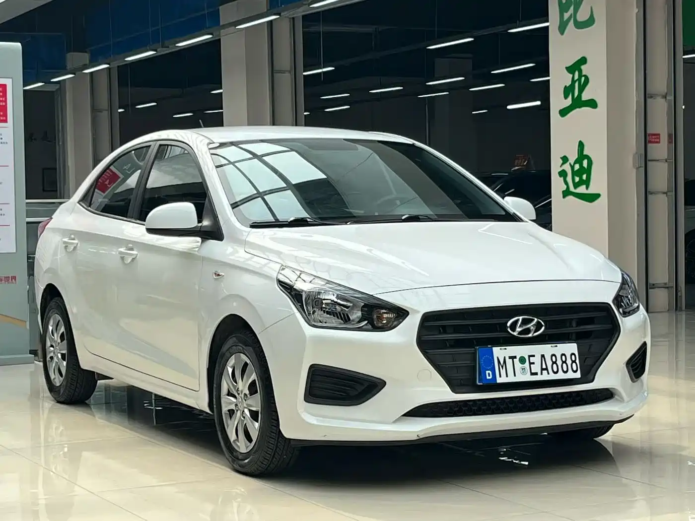 HYUNDAI RENA