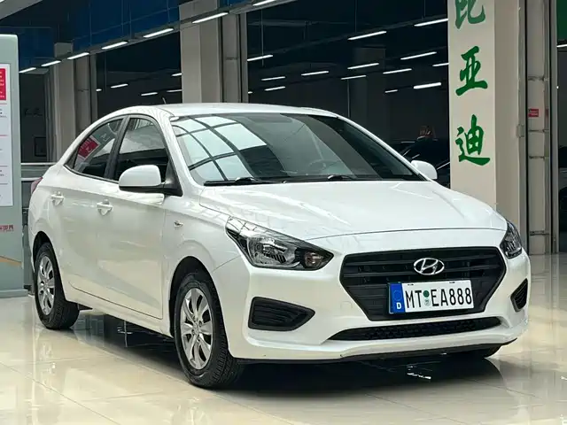 HYUNDAI RENA