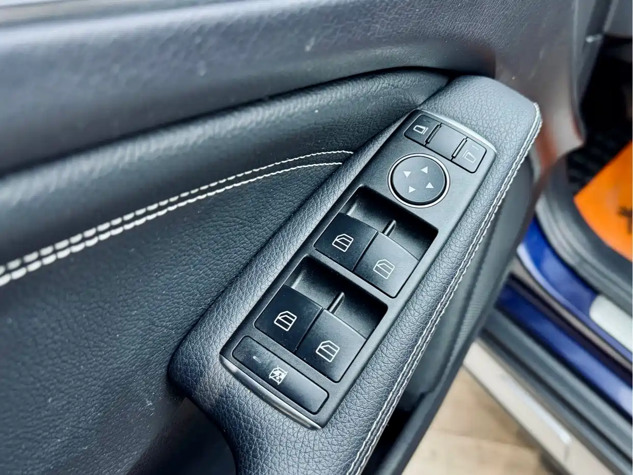 Mercedes-Benz GLA 2017 GLA 200 Dynamic фото 12