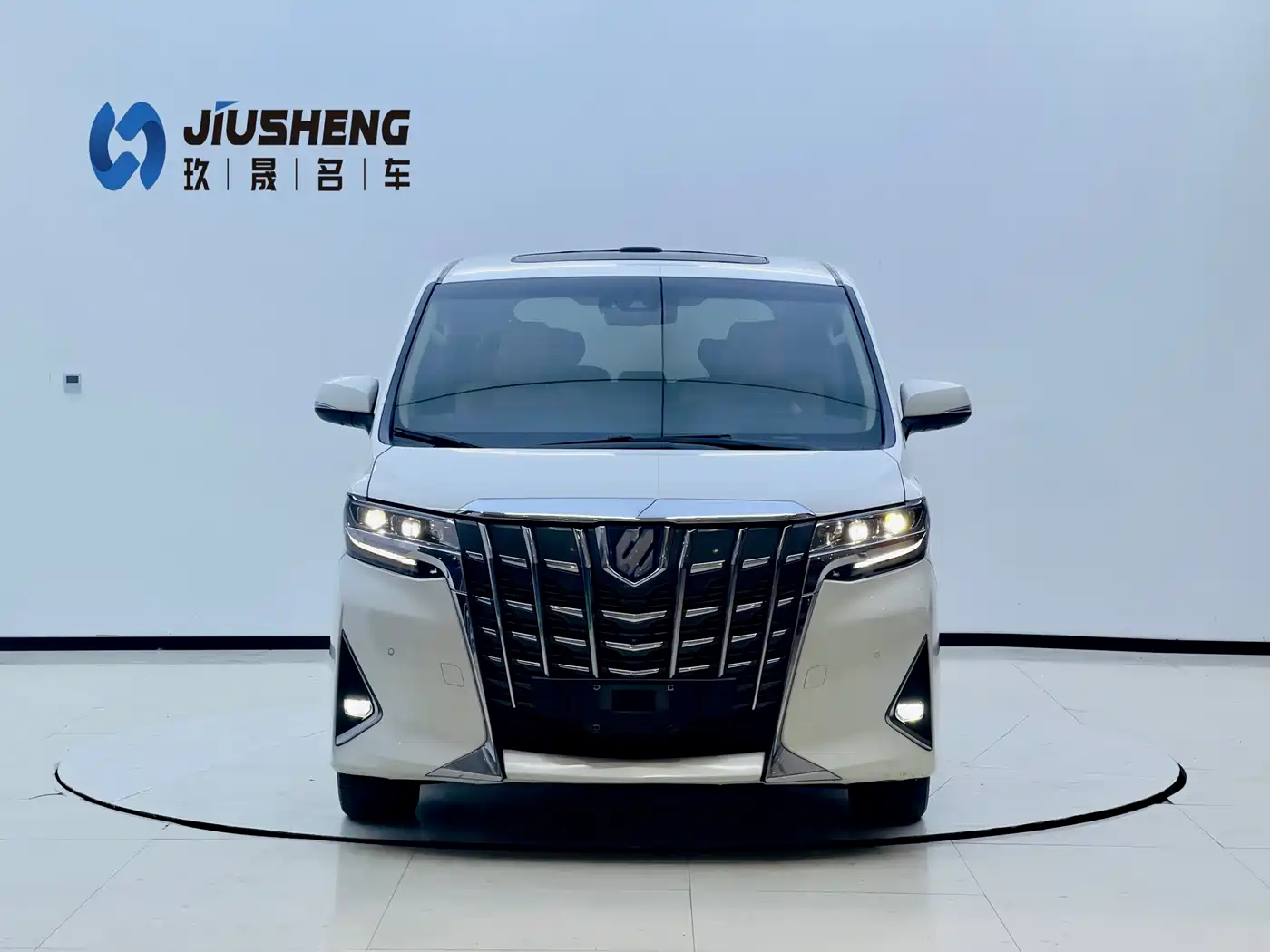 Toyota Alphard 2021 Hybrid 2.5L Luxury фото 2