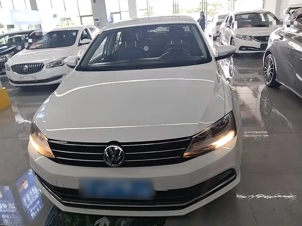 Volkswagen Sagitar 2018 180TSI DSG Premium Edition фото 3