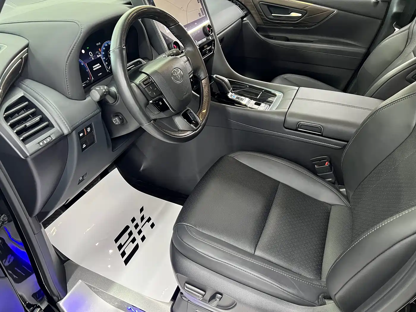 Toyota Alphard 2024 Hybrid 2.5L Prestige Edition фото 20