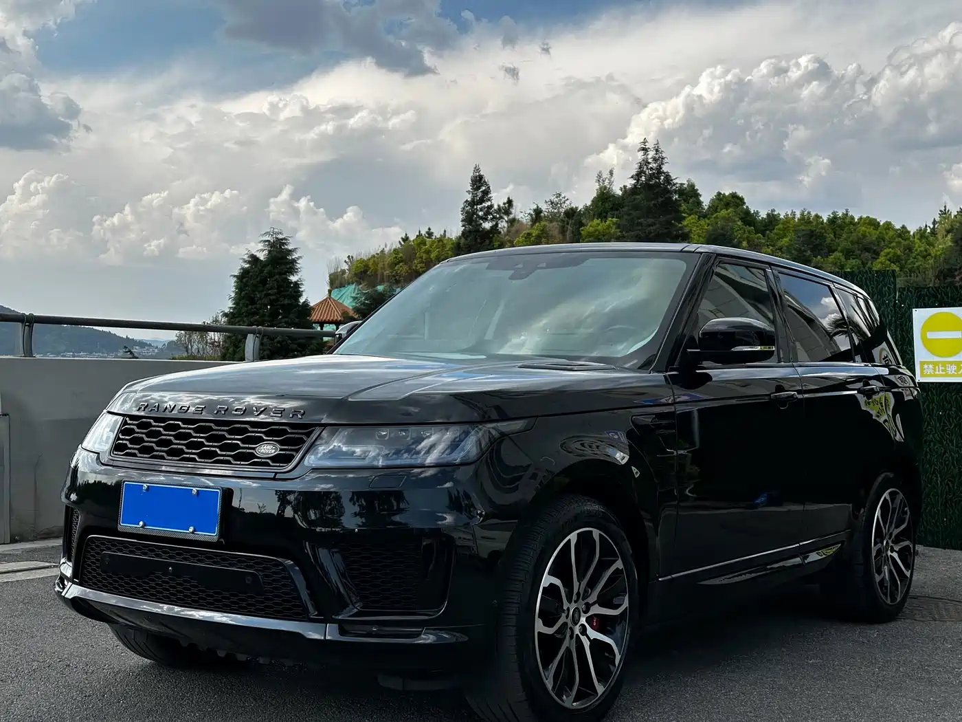 Land Rover Range Rover Sport 2021 3.0 L6 Gloss Black Edition