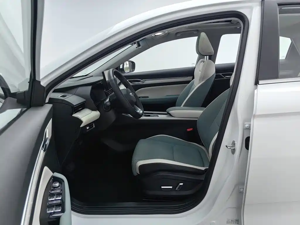 Geely Emgrand L HiP 2024 2022 1.5TD-DHT Pro 100KM Super Rui