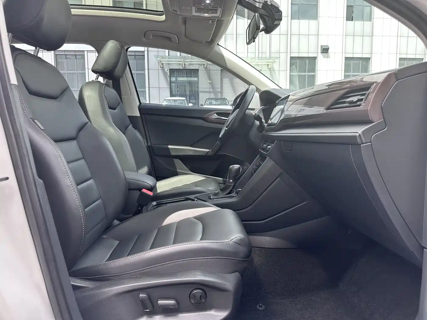 Volkswagen Tharu 2022 280TSI 2WD Comfort фото 13