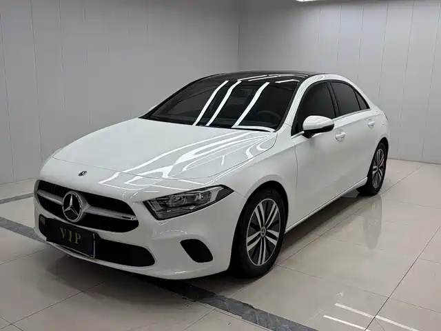 Mercedes-Benz A A 180 L, спортивный седан