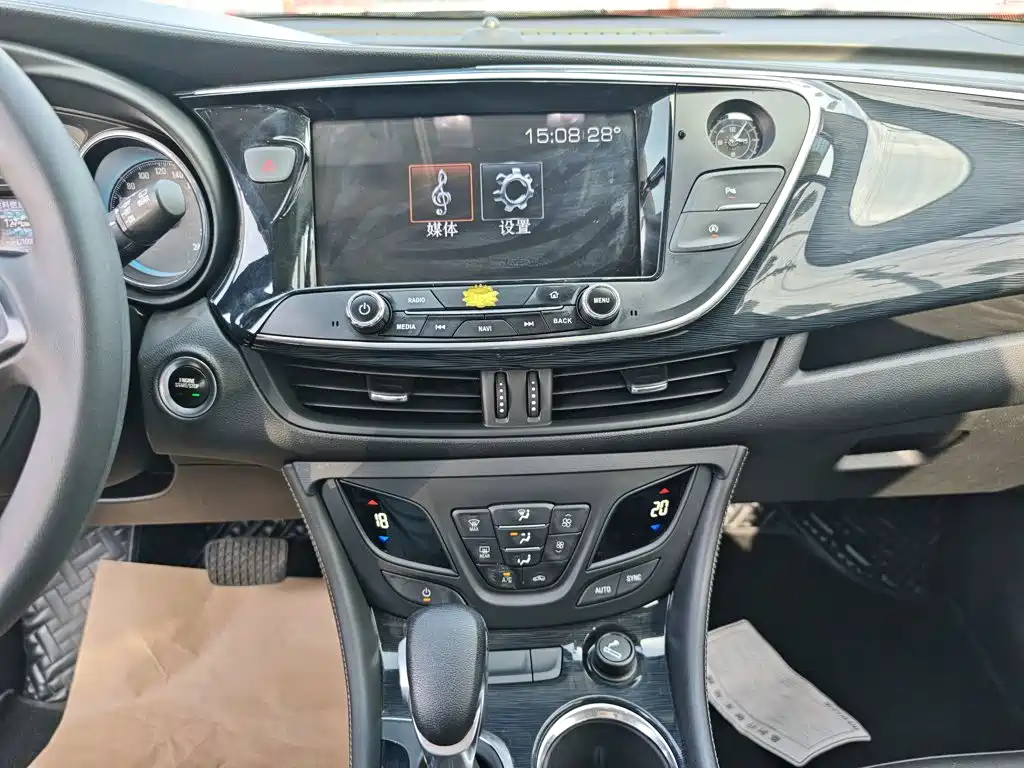 Фото 13 - Buick Envision Plus