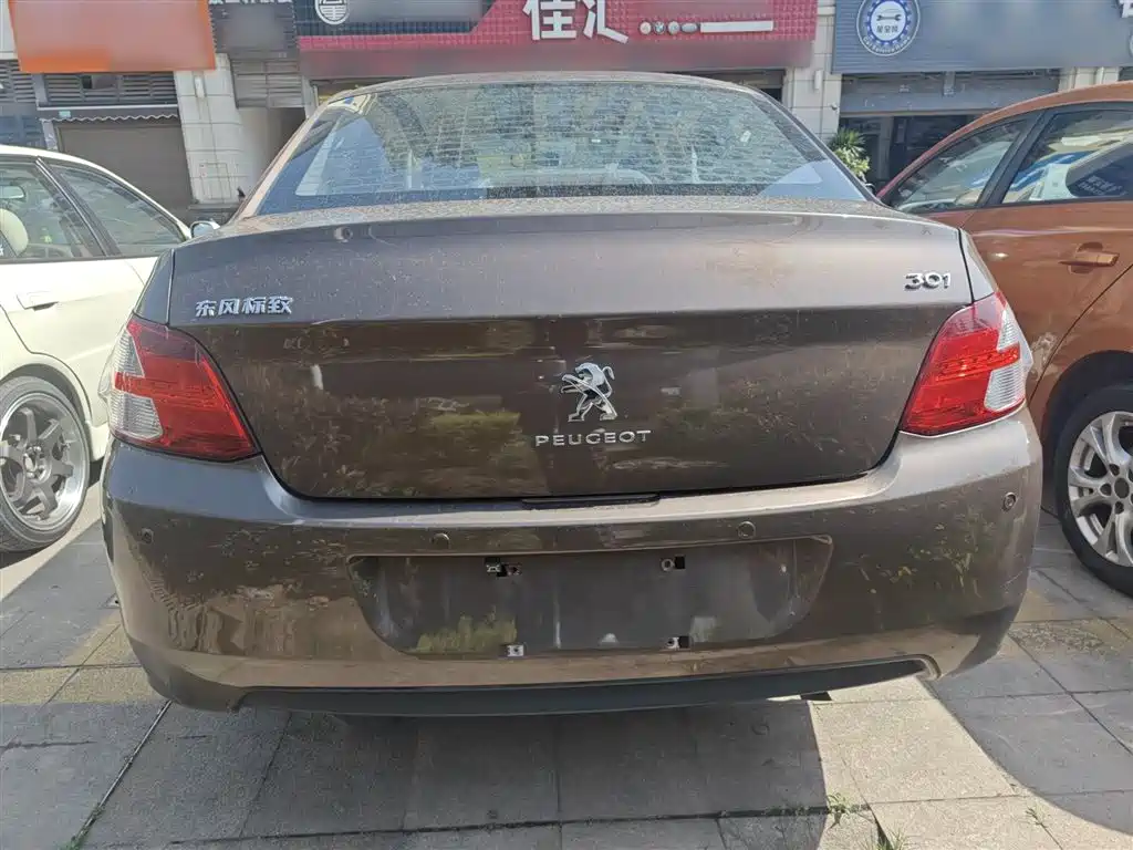 Peugeot 301 2016 1.6L Manual Comfort Edition фото 6