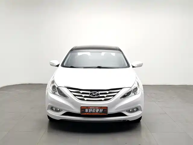 Hyundai Sonata 2011 2.0L Automatic Luxury — фото 3