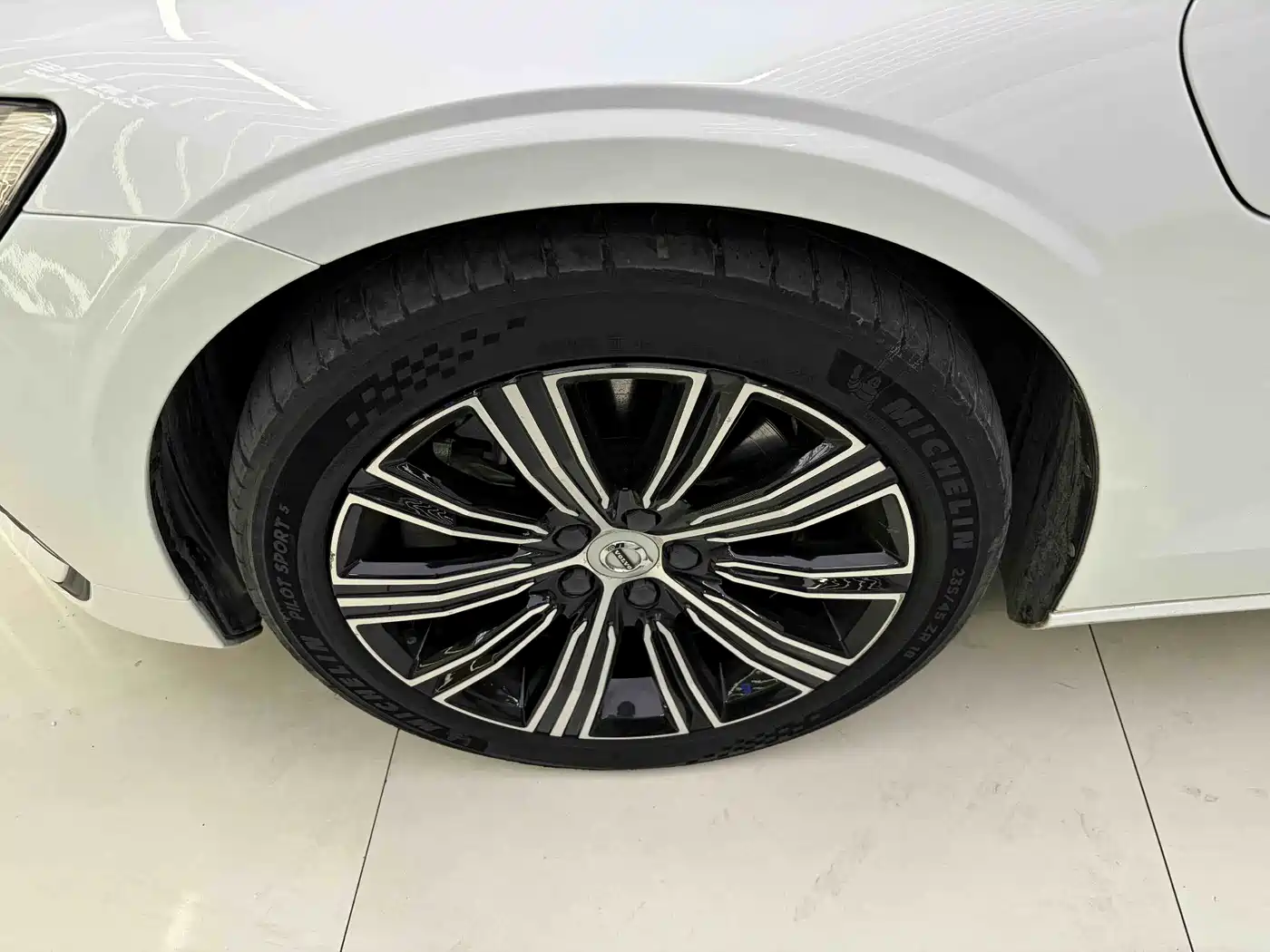 Volvo S60 Plug-in Hybrid 2020 2021 T8 Twin Engine AWD Inscription Luxury Edition