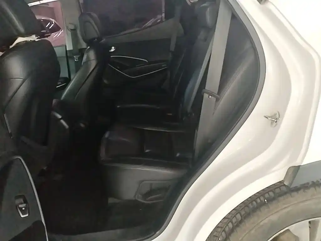 Hyundai Santa Fe 2015 2.0T Automatic 2WD Smart 5-Seater фото 17