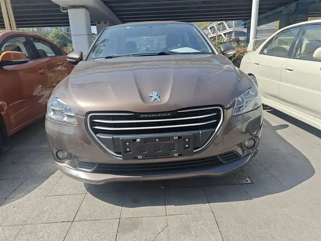 Peugeot 301 2016 1.6L Manual Comfort Edition фото 3