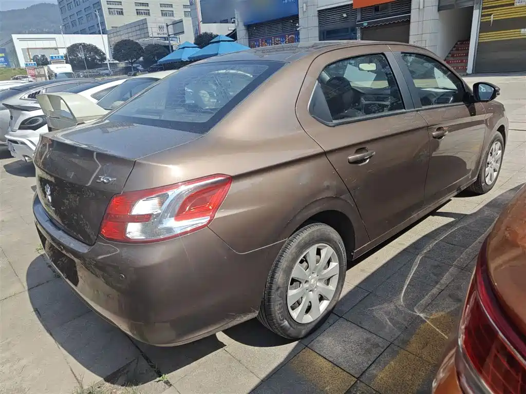 Peugeot 301 2016 1.6L Manual Comfort Edition фото 7