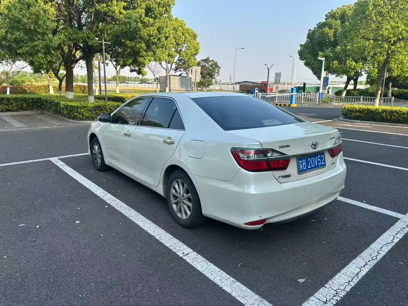 Toyota Camry 2016 2.0G 10th Anniversary Leading Edition фото 6