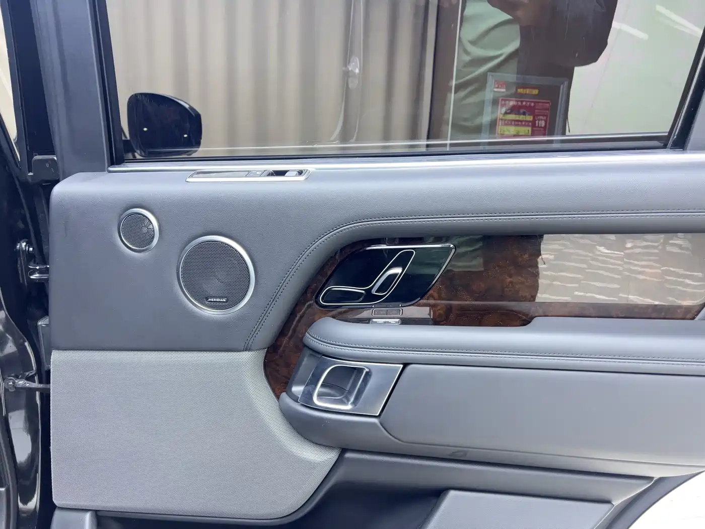 Land Rover Range Rover 2020 3.0 L6 Heritage Extended Edition фото 6