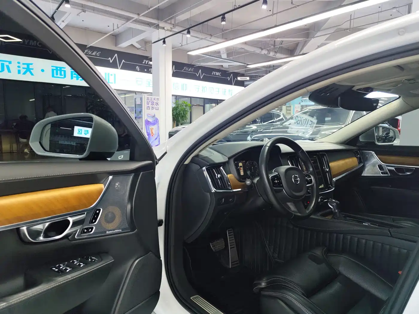 Фото 5 - Volvo S90