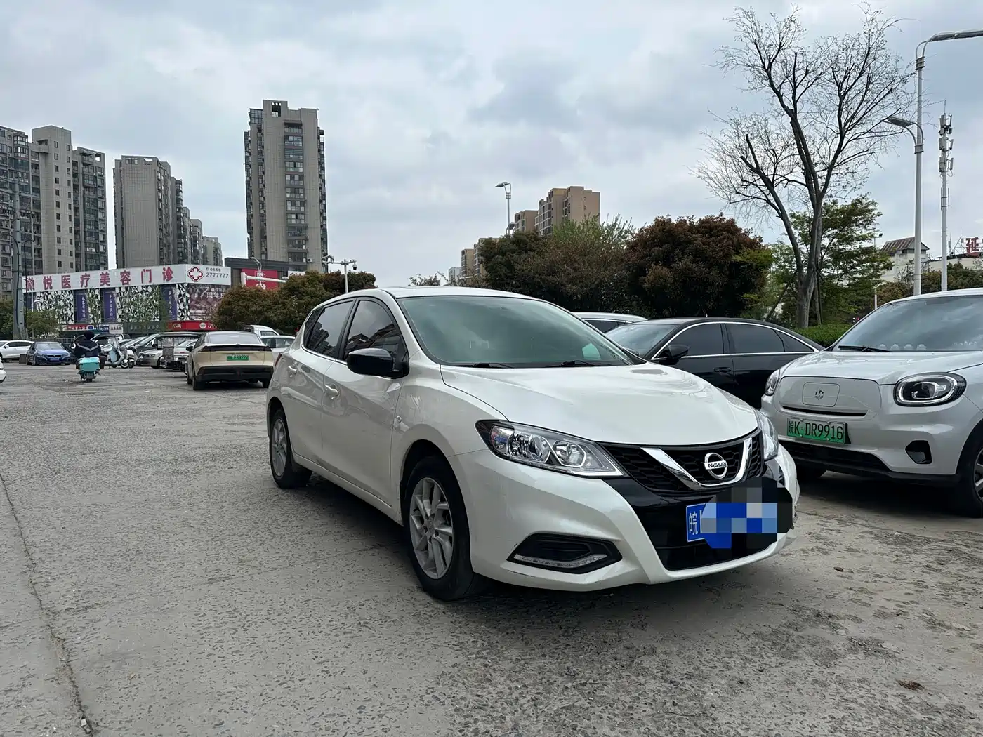 Nissan Tiida 2023 1.6L CVT Cool Motion Edition