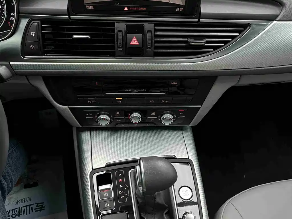 Audi A6L 2015 TFSI Millionth Anniversary Intelligent Leader Type фото 5