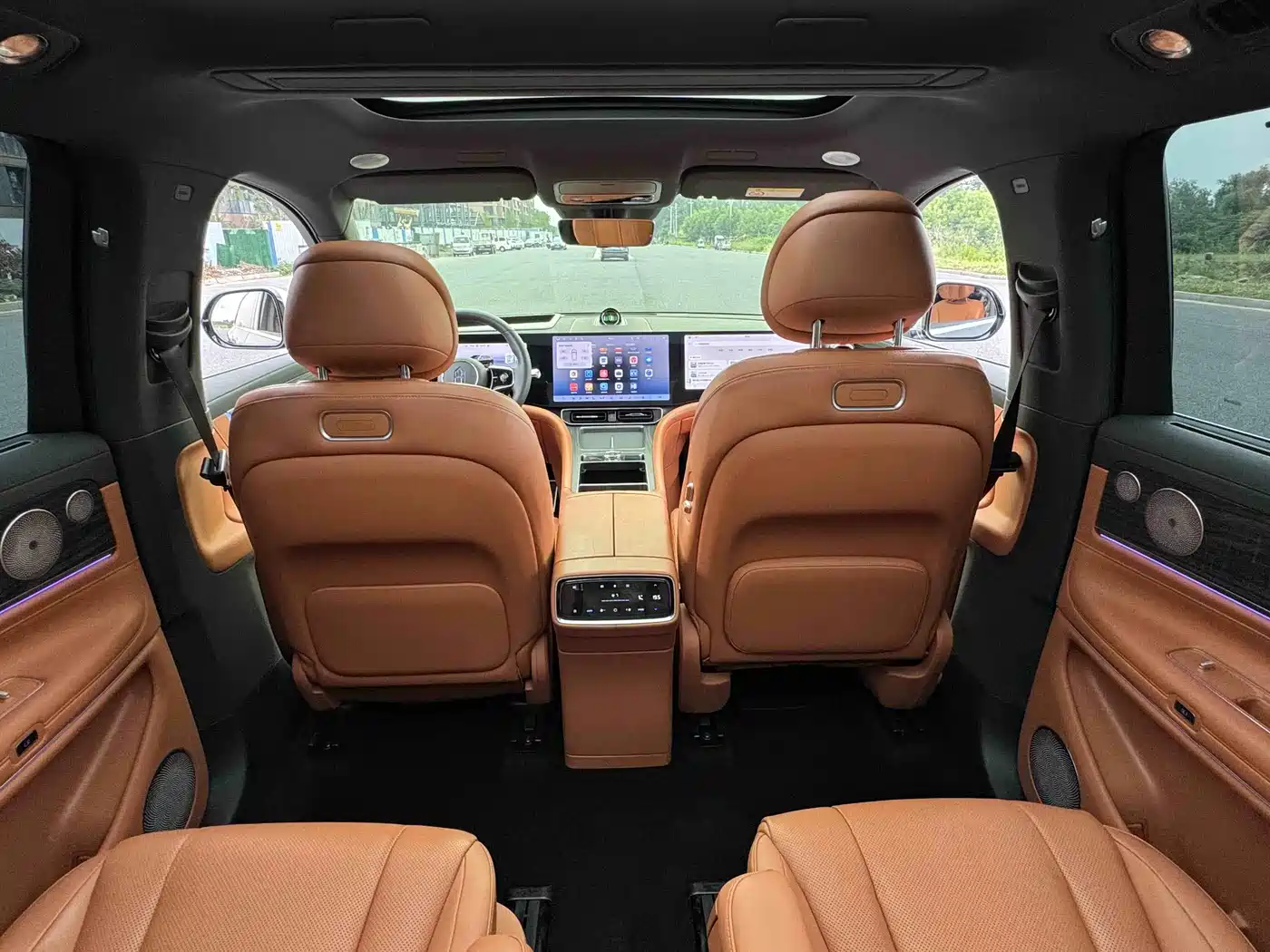 AITO Wenjie AITO M9 2024 Extended Range Ultra 42kWh 6-Seater фото 4
