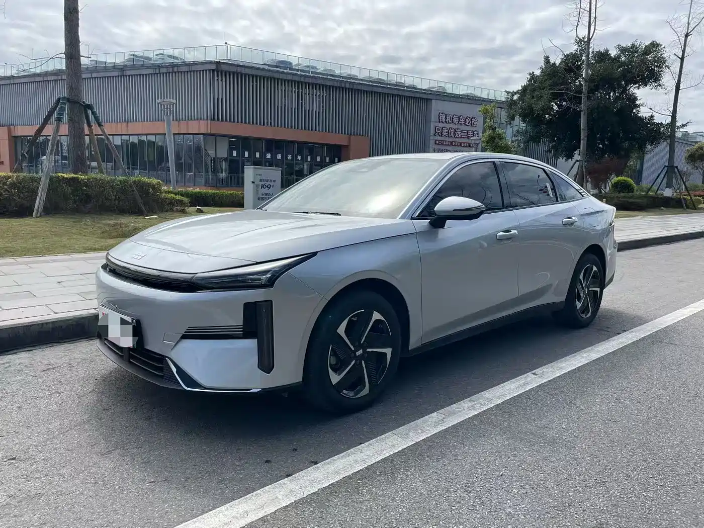 Geely Galaxy Galaxy L6 2025 EM-i 140km Explorer+ Edition