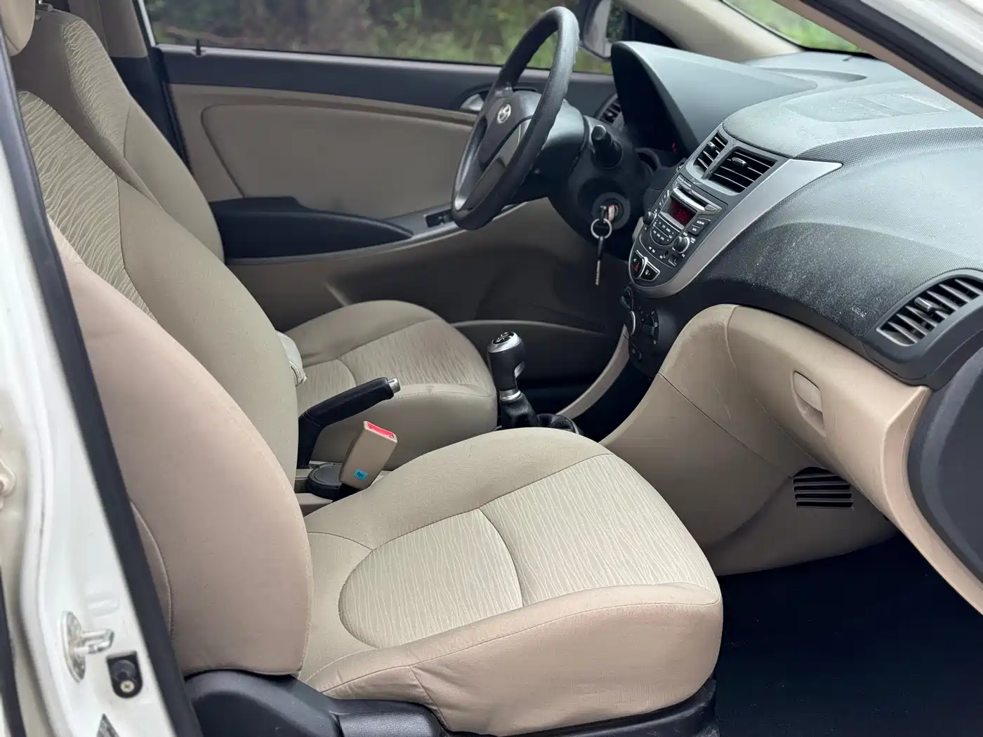 Hyundai Verna 2014 1.4L Manual Smart GLS фото 5