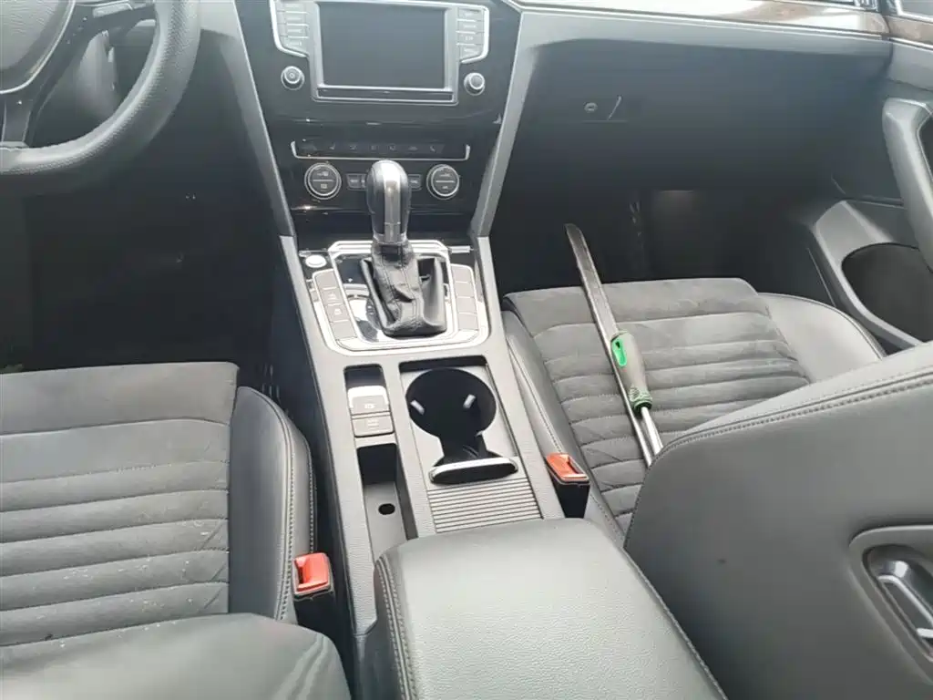Volkswagen Magotan 2017 380TSI DSG Luxury фото 14