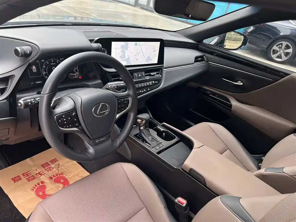 Lexus ES 2023 200 Excellence Edition фото 23
