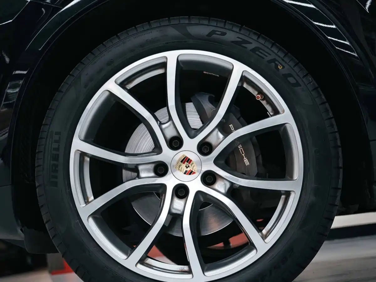 Porsche Cayenne New Energy 2023 Cayenne E-Hybrid 2.0T Platinum Edition фото 27