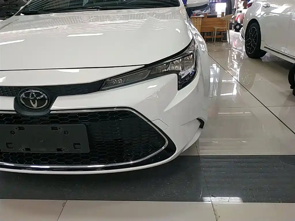 Toyota Levin 2022 185T CVT Luxury Edition фото 24