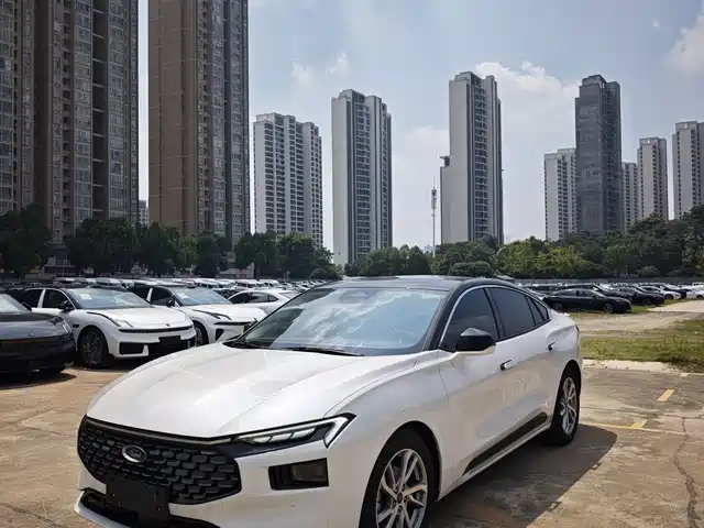 Ford Mondeo EcoBoost 245, Стиль