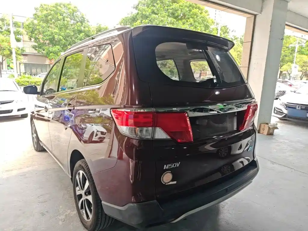 Venucia M50V 2018 2017 1.6L XL CVT Luxury