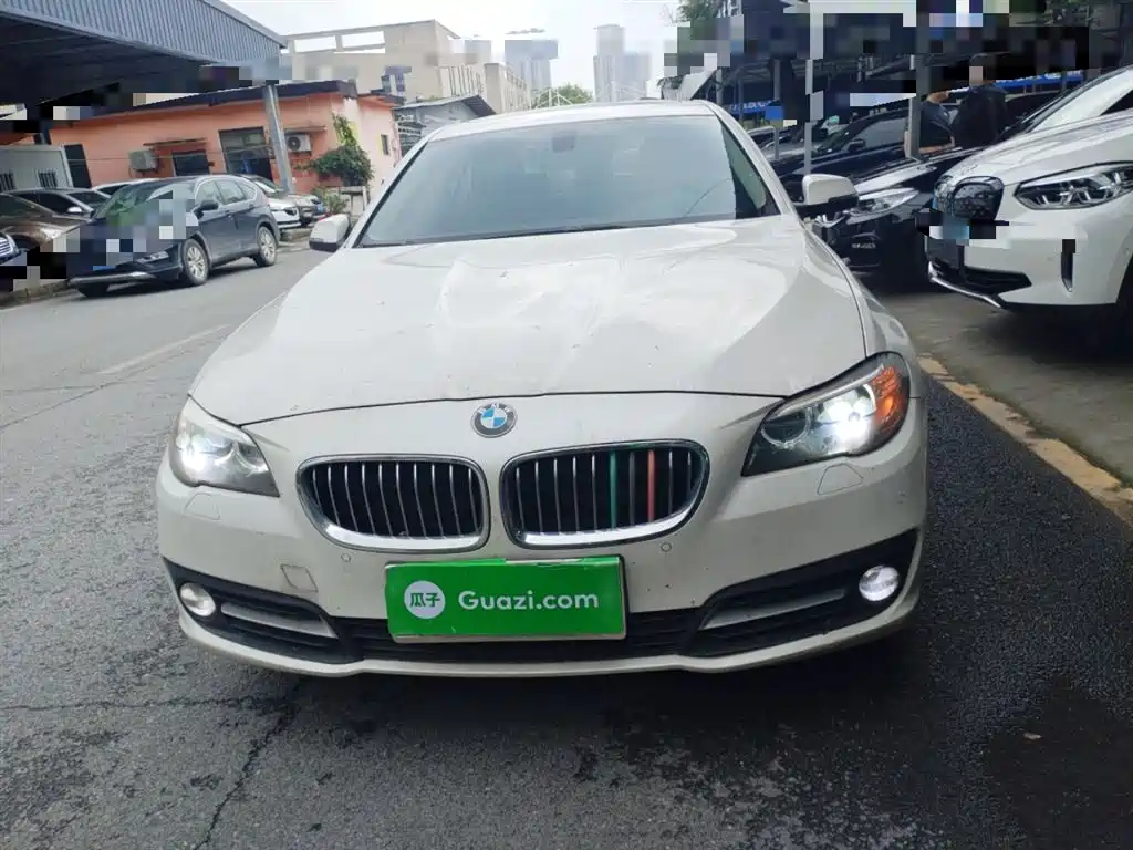 BMW 5 Series (Import) 2014 520i Classic фото 3