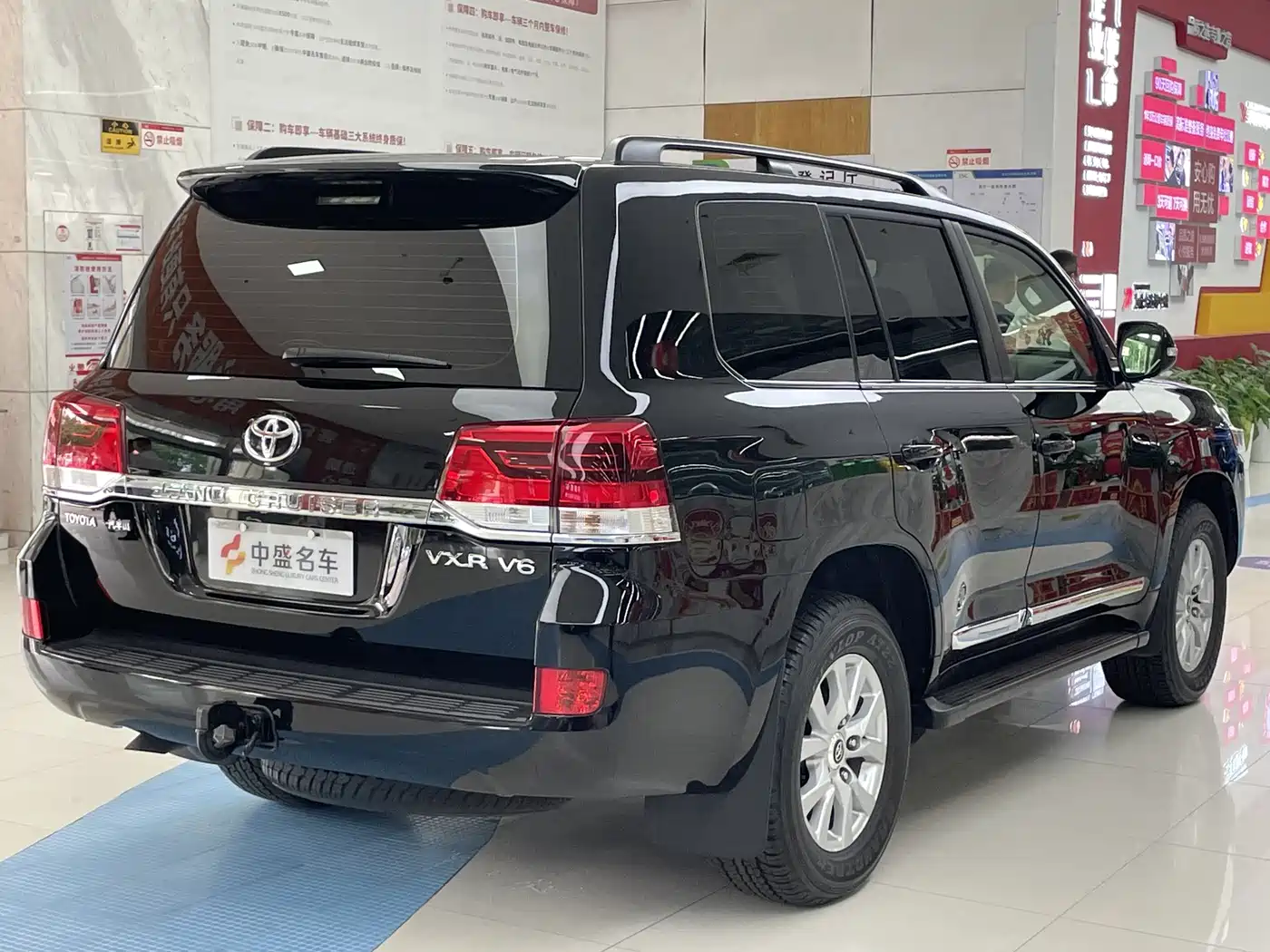 Toyota Land Cruiser 2016 4.0L Automatic VX-R фото 35