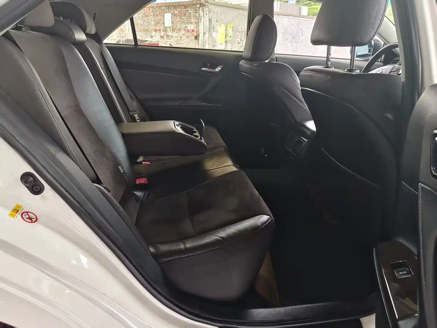 Toyota Reiz 2013 2.5V Premium Edition фото 11