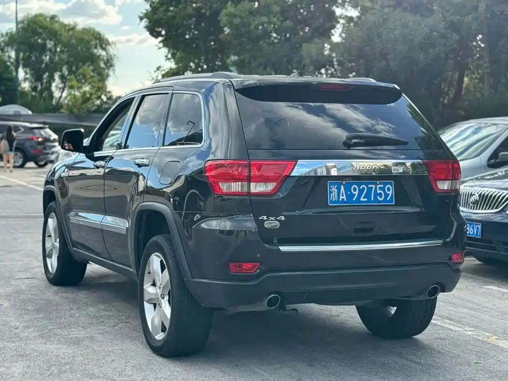 Фото 16 - Jeep Grand Cherokee (Import)