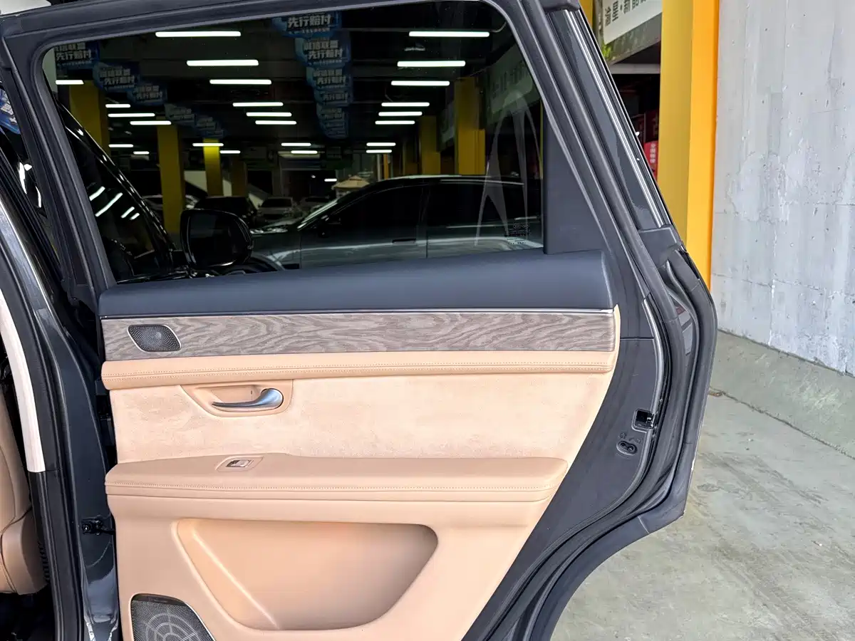 Aito M7 2023 2022 1.5T AWD Luxury Edition