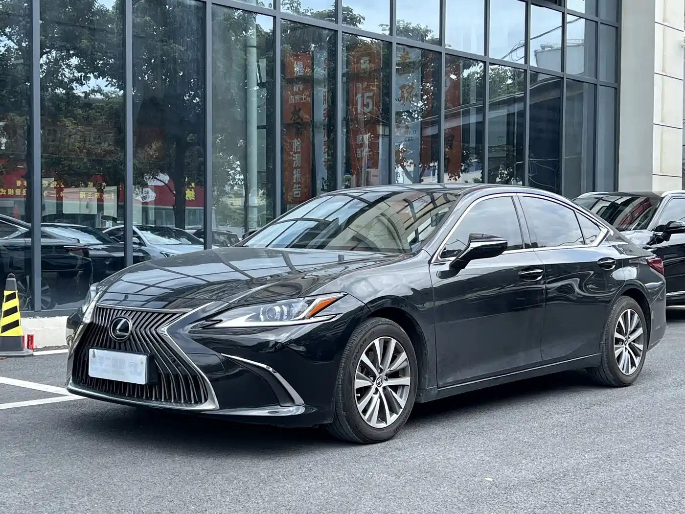 Lexus ES 2018 200 Excellence Edition China V