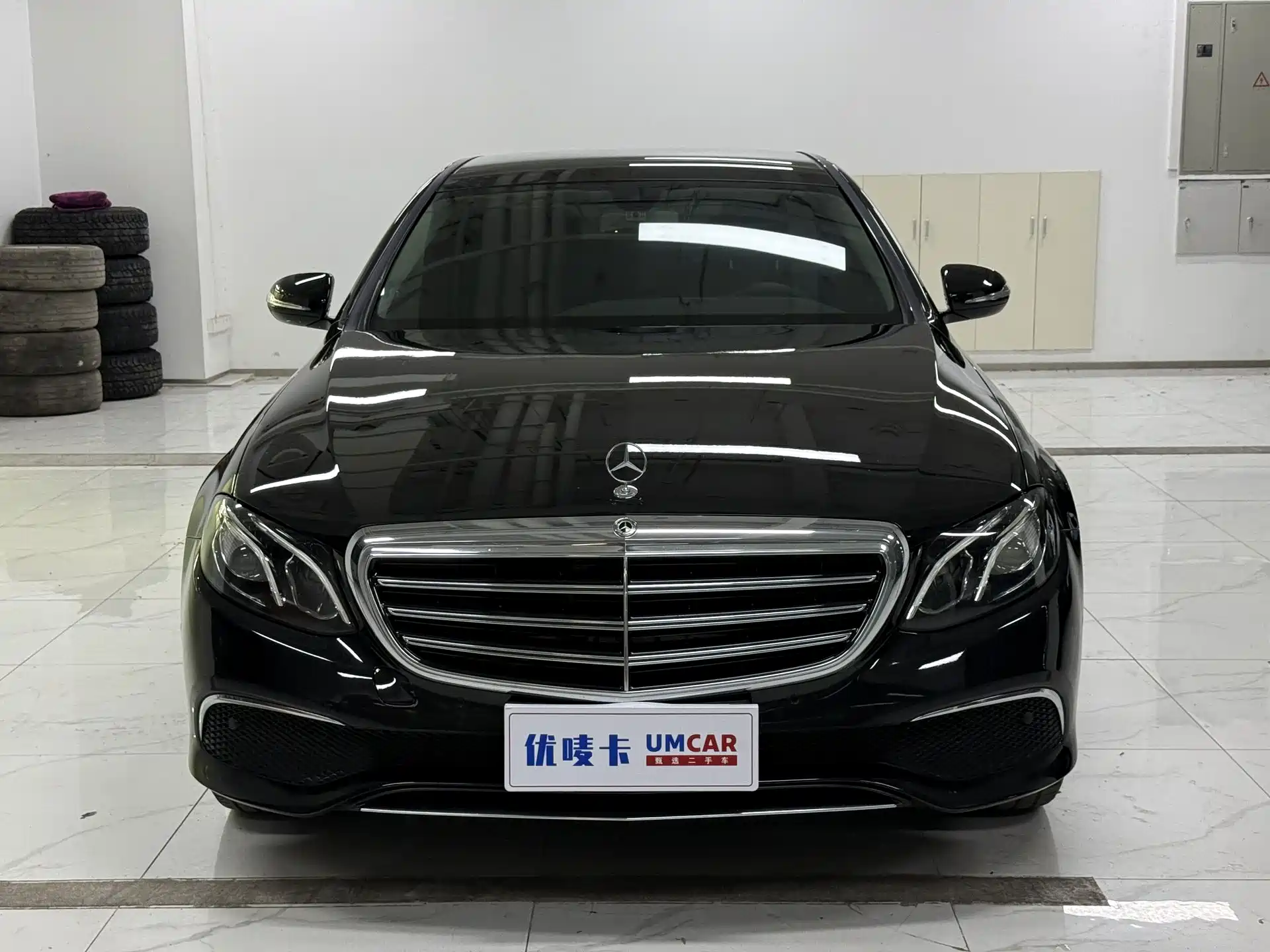 Photo 2 - Mercedes-Benz E-Class