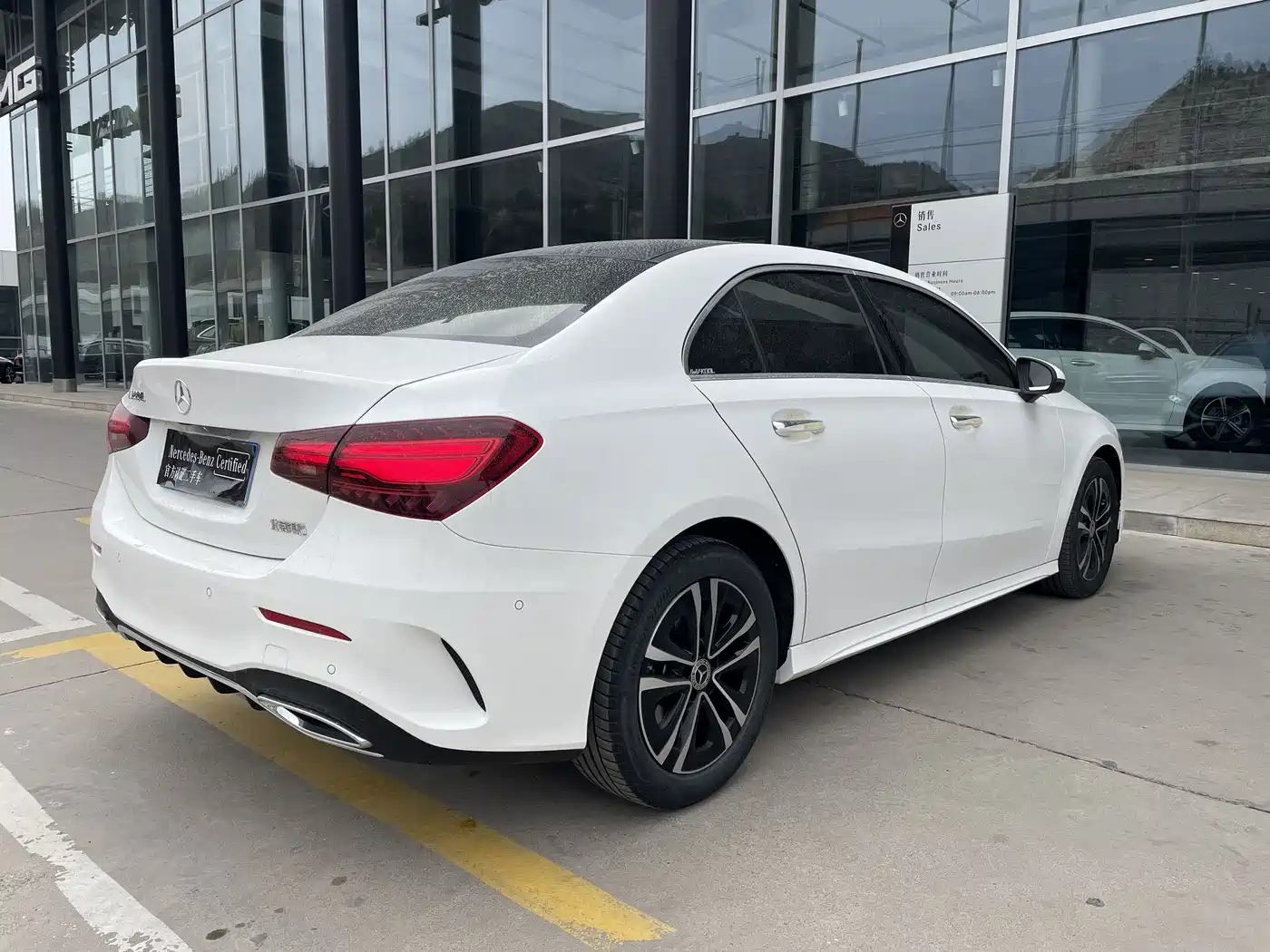 Mercedes-Benz A-Class 2024 A 200 L Sport Edition фото 9